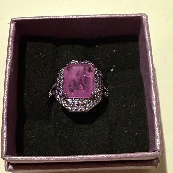 NWT Bomb Party Ring - Picture 1 of 4